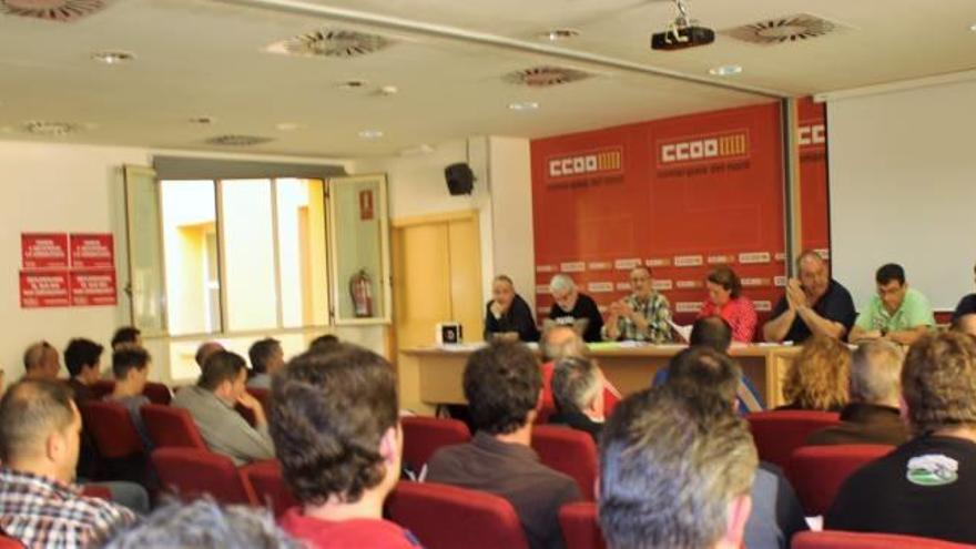 Asamblea de delegados del sector del azulejo de Comisiones Obreras celebrada ayer.