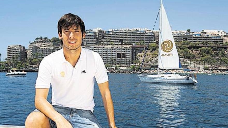 David Silvia, frente a la bahía de Anfi del Mar. | lp/dlp