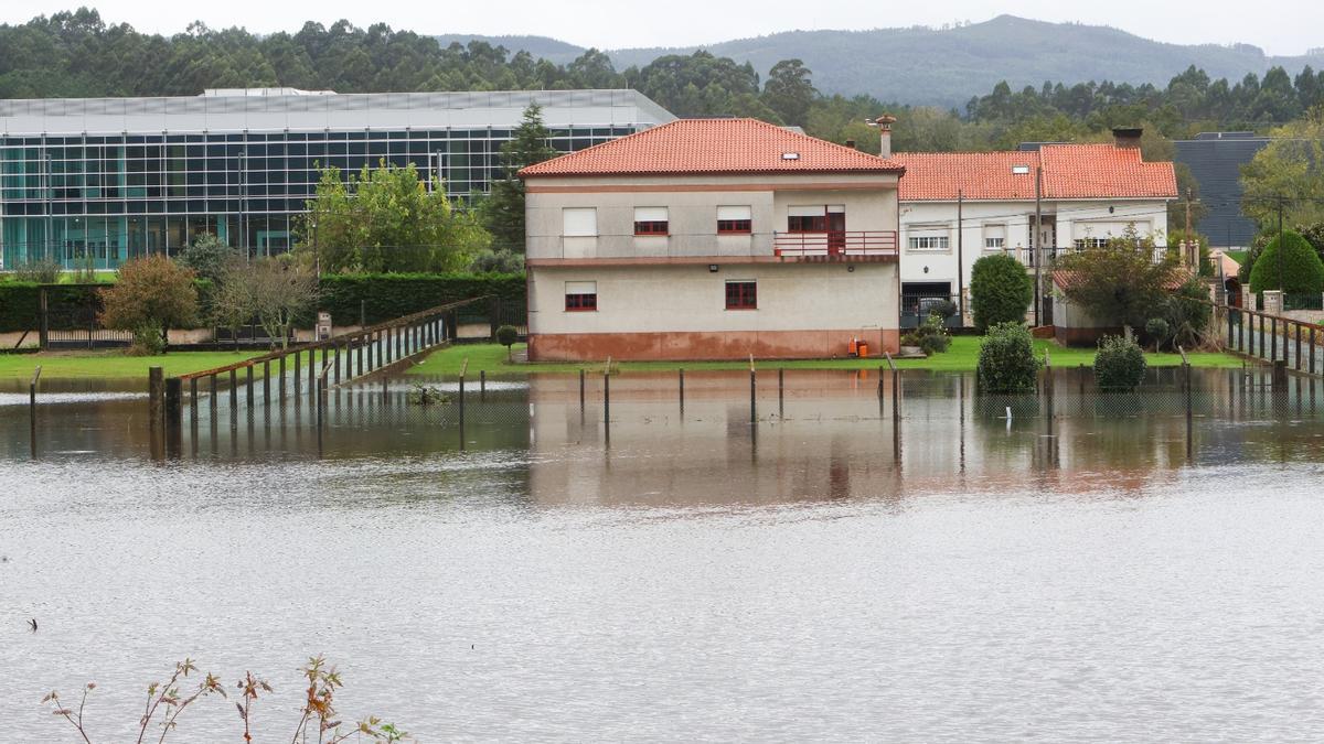 Inundación del río Sar a su paso por Padrón.