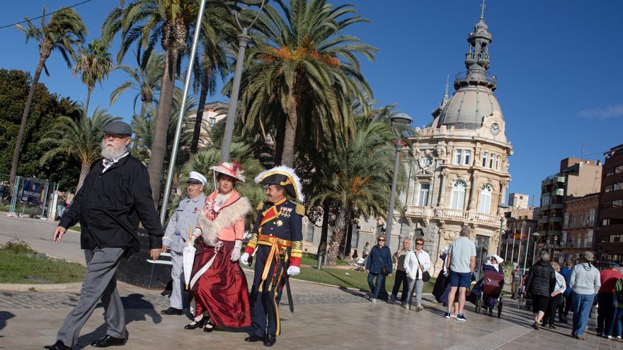 La VIII Muestra Modernista de Cartagena se rinde al encanto de los oficios de la época