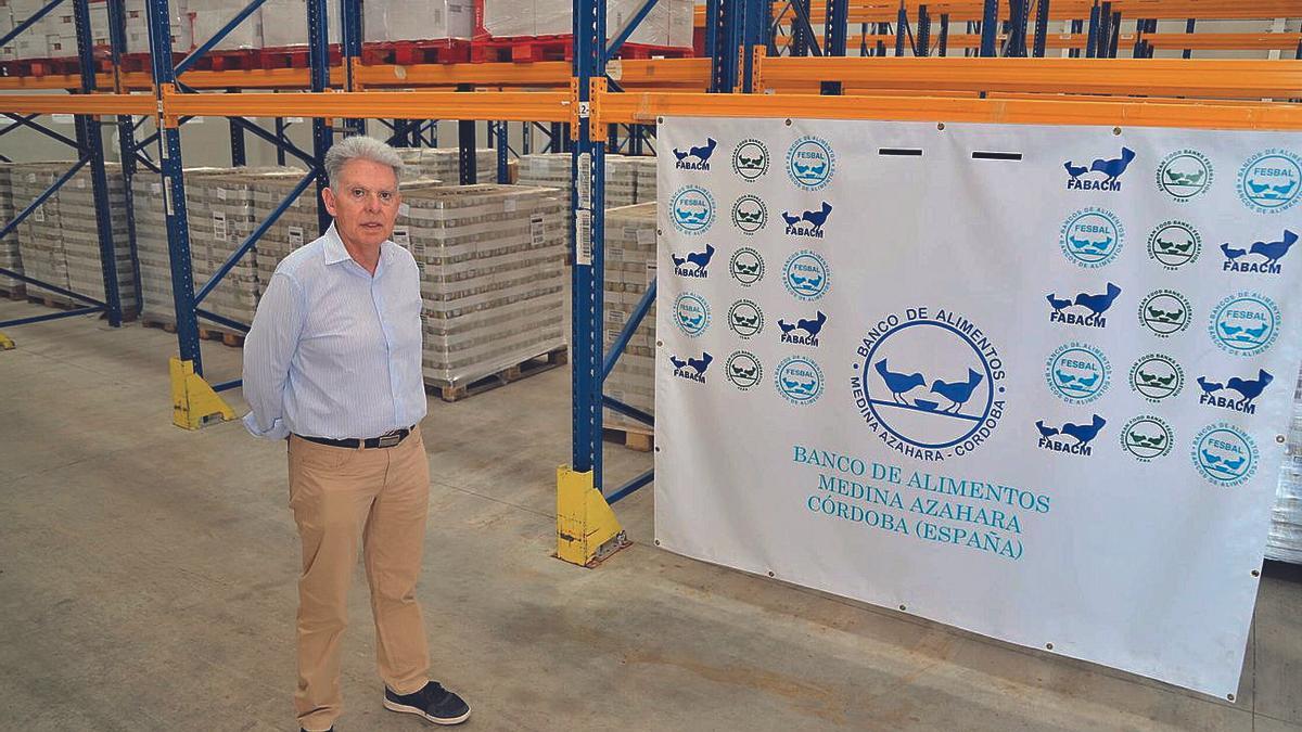 El Banco de Alimentos gestiona entre 2 y 4 millones de kilos de alimentos al año gracias a aportaciones de excedentes y donaciones. En la foto, su presidente, Rafael Revuelto.