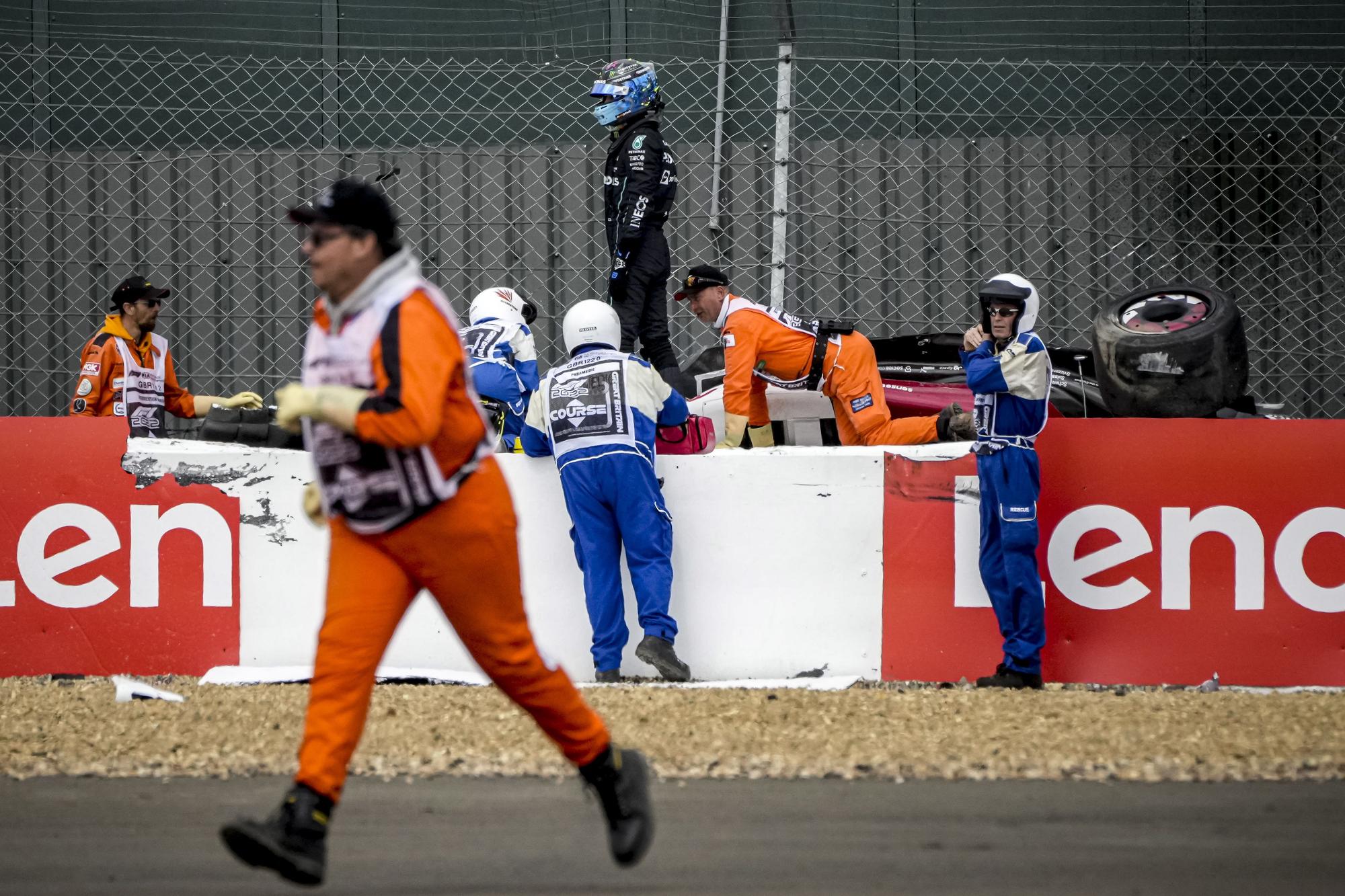 Bandera roja en Silverstone por accidente en salida; Sainz perdió un puesto