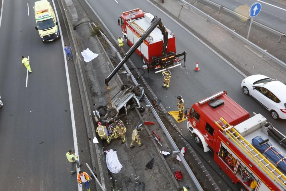 El accidente ocurrió tras la salida de una curva, a la altura de las Torres de Padín