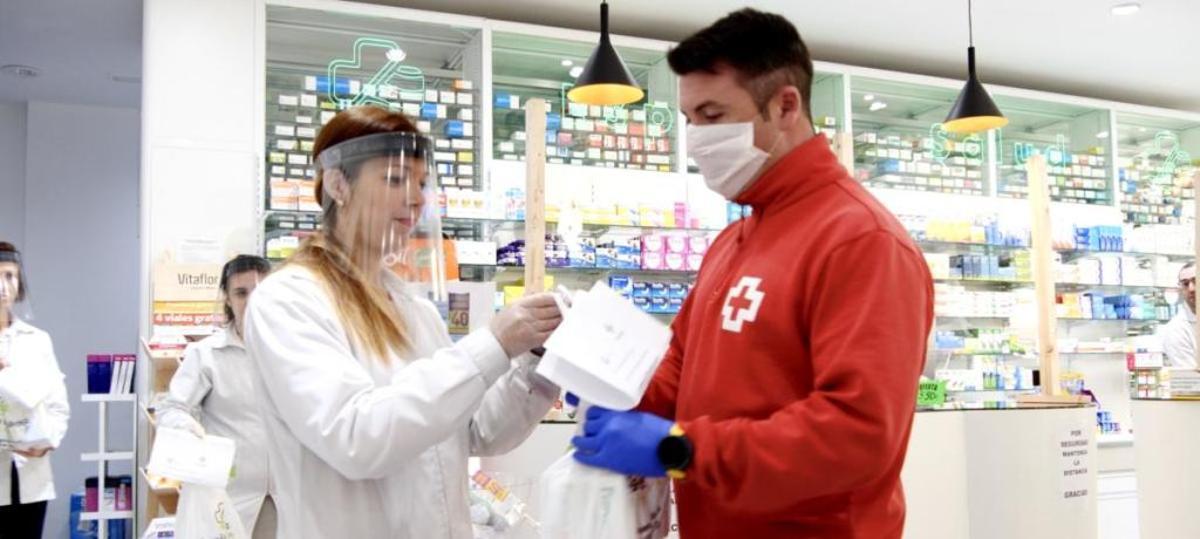 Tres mascarillas gratis por persona para mayores y colectivos de riesgo