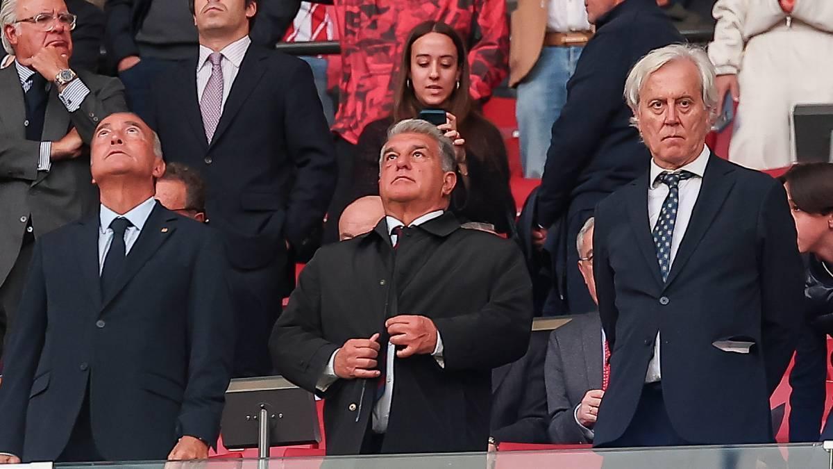 Flick: "No voy a hablar de las decisiones arbitrales, no puedo cambiar eso"