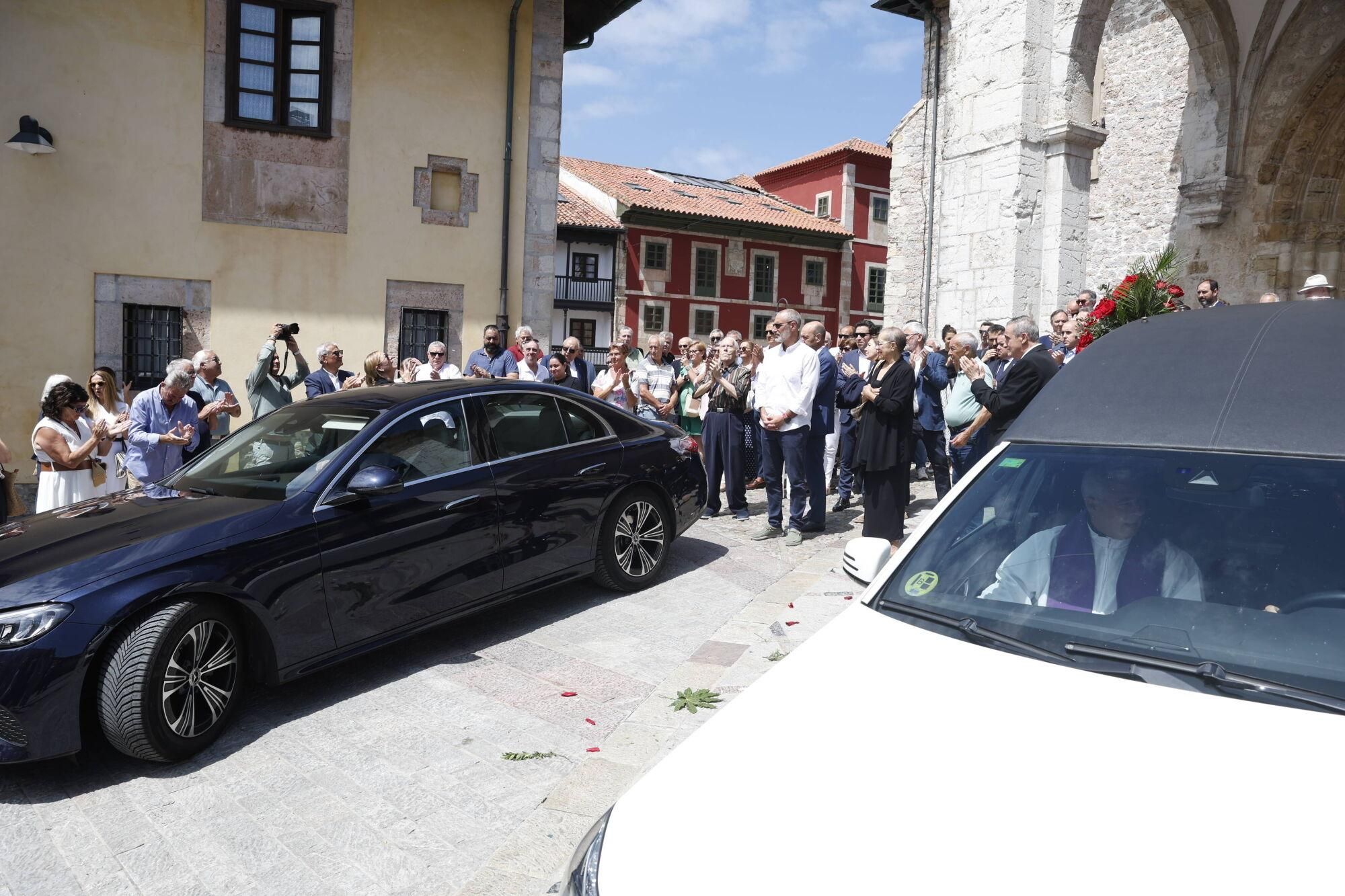 Las imágenes del funeral de Antonio Trevín en la basílica de Llanes.