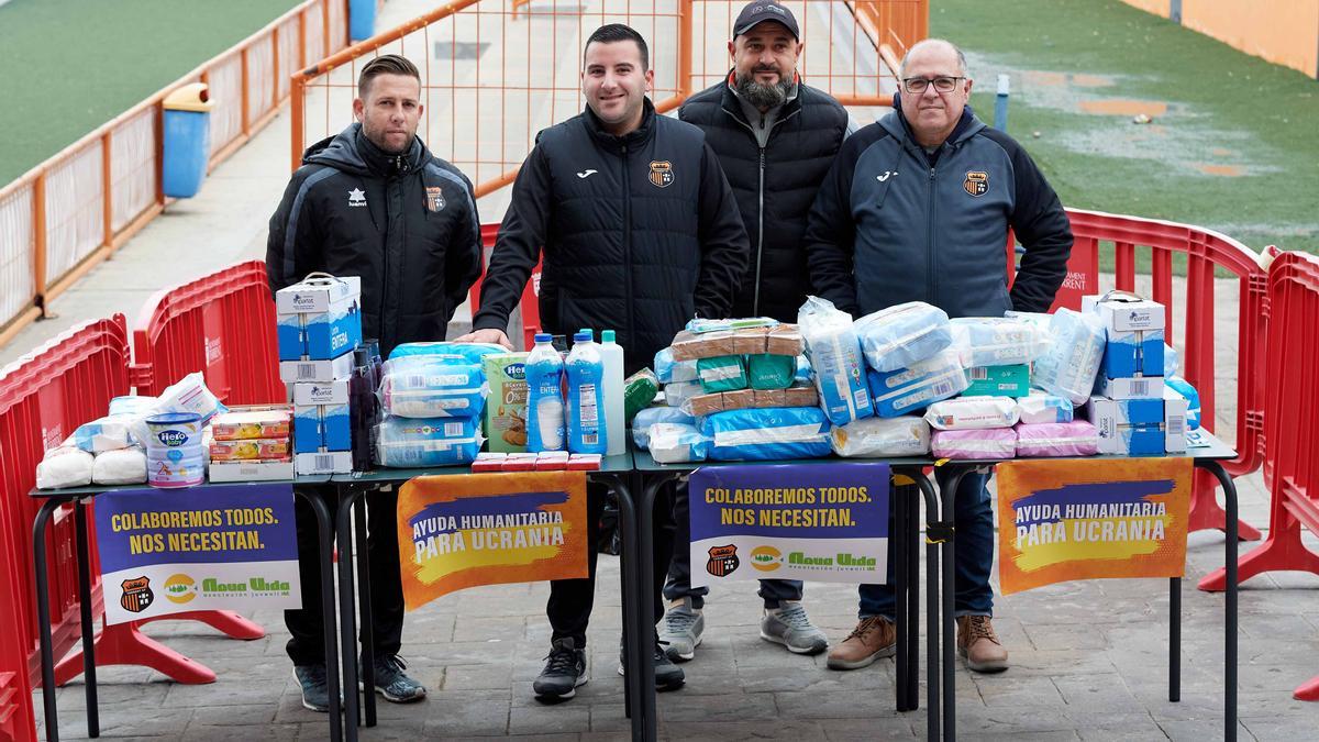 Material recogido para donarlo a los refugiados