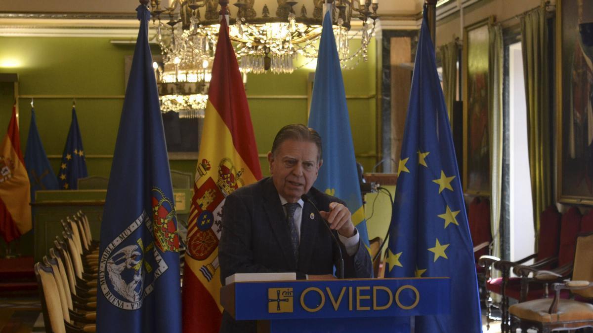 El Alcalde, Alfredo Canteli.