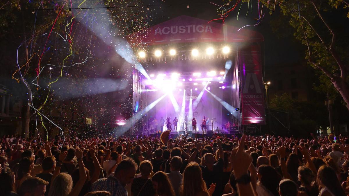 EN IMATGES | Figueres tanca una Acústica pletòrica amb Dream Team - MegaMix i l'Orquestra Di-versiones