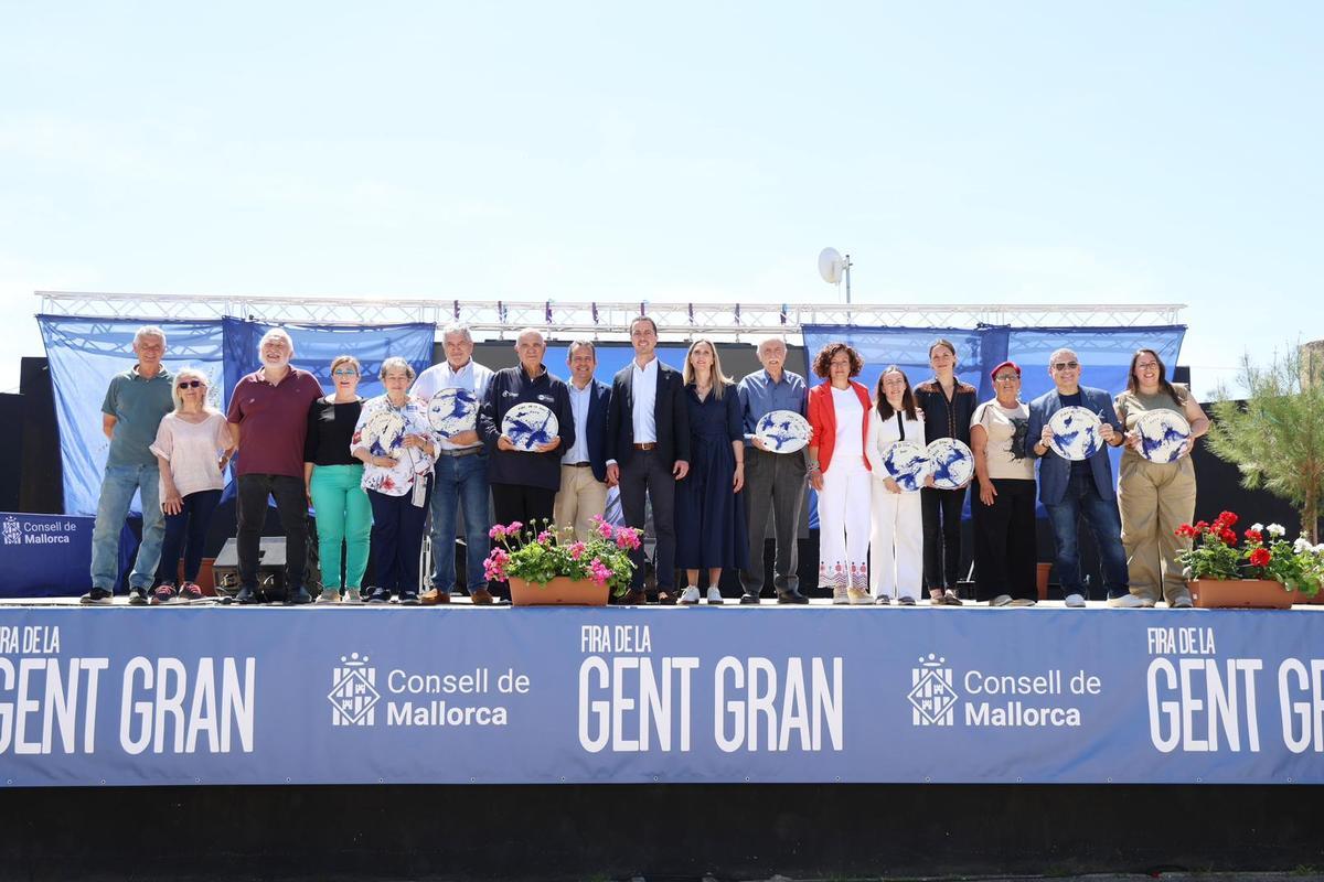 La Fira de la Gent Gran reúne en Porreres a  más de 4.000 personas