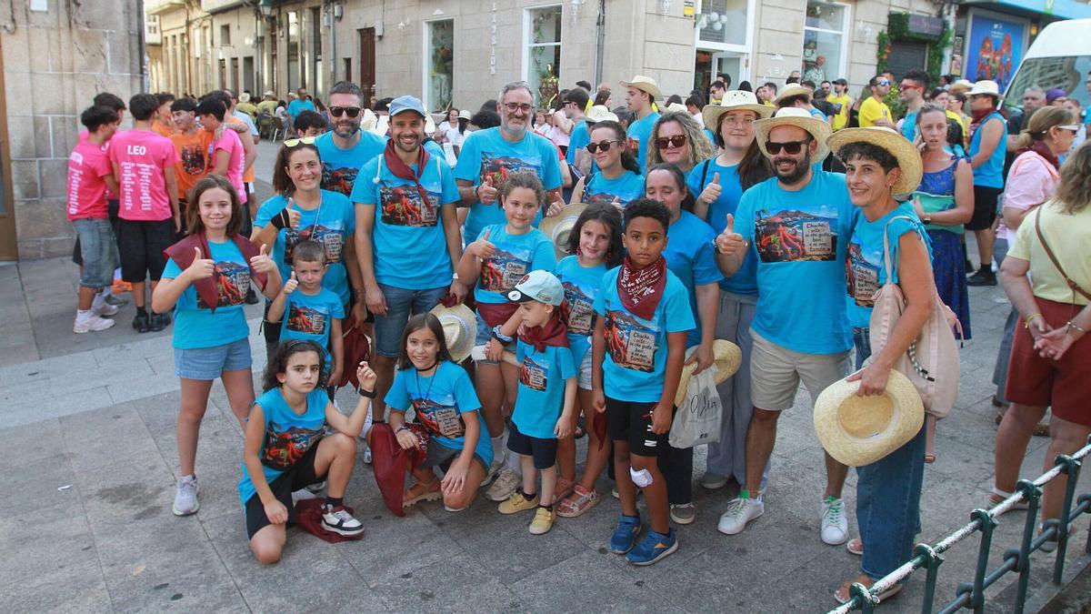 La Fiesta de las Camisetas colorea O Carballiño antes del día grande del pulpo