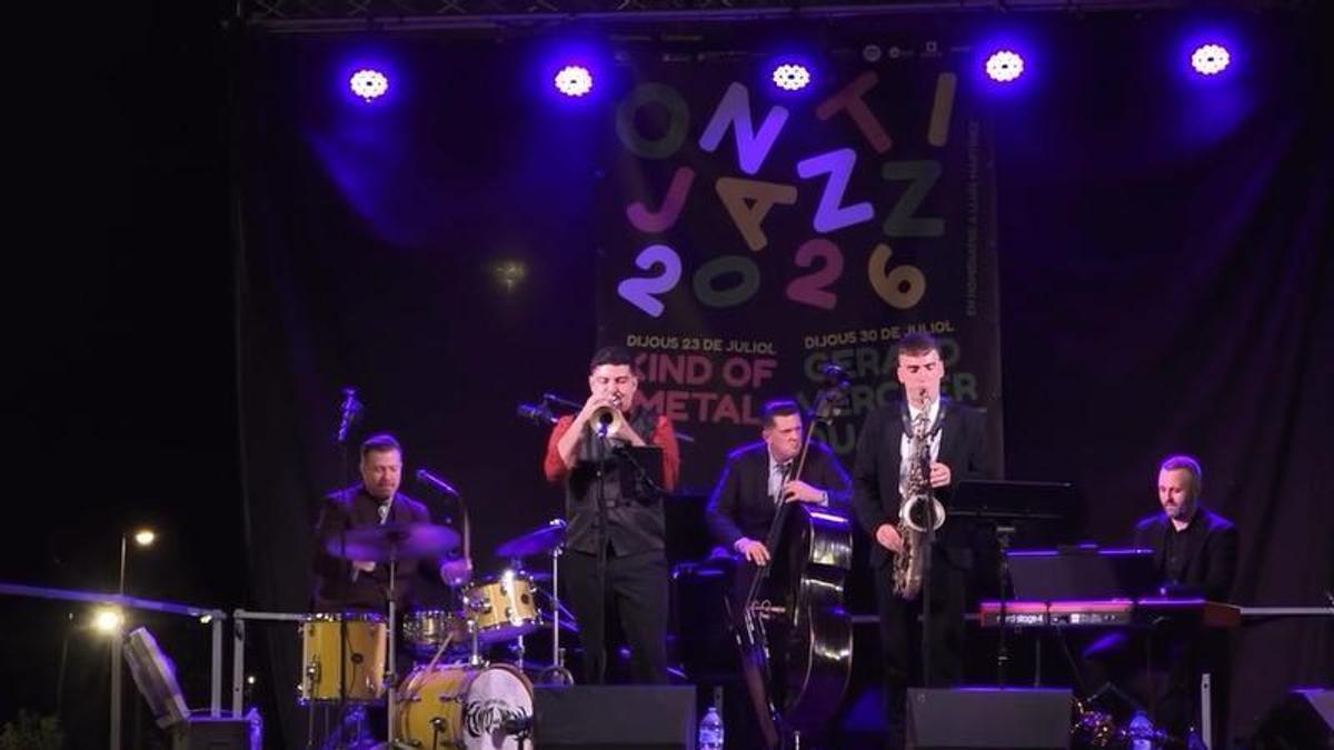 Músicos en la primera actuación del Festival Ontijazz 2026 de Ontinyent.