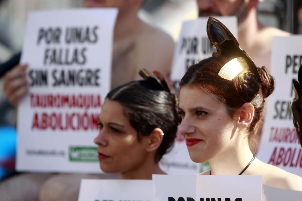 Manifestación y performance antitaurina en Valencia