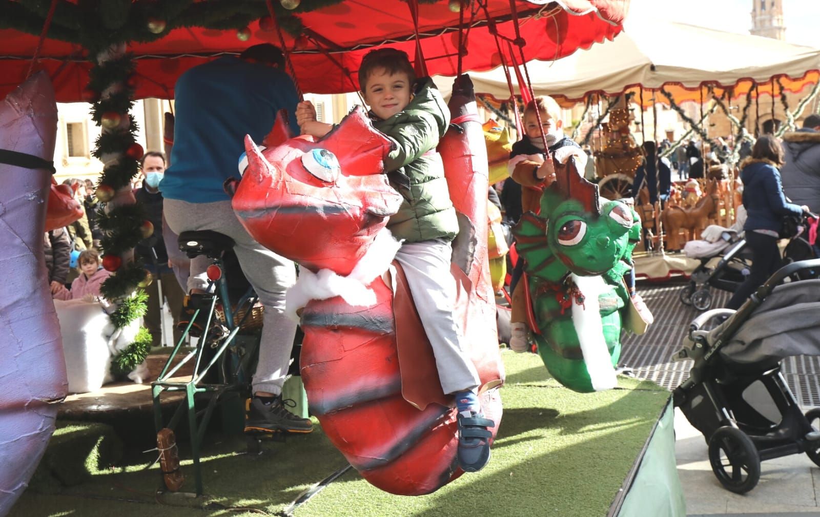 La Navidad se vive en la plaza del Pilar