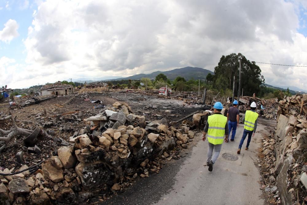 El desescombro de la zona cero deja al descubierto la devastación que causó dos muertos y arrasó una treintena de viviendas.