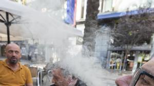 Brussel·les proposa que es prohibeixi fumar a les terrasses