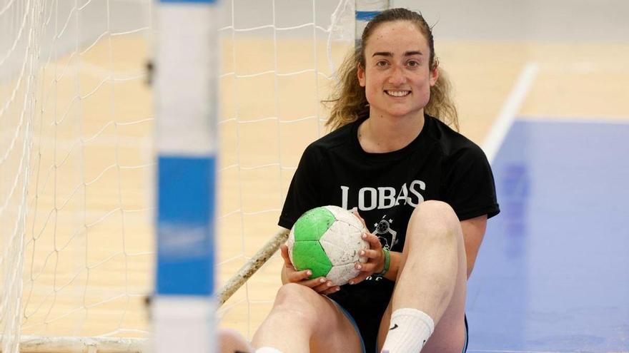 Más de 1.600 kilómetros en 24 horas: el rocambolesco viaje de Carmen García-Calvo por el sueño del ascenso