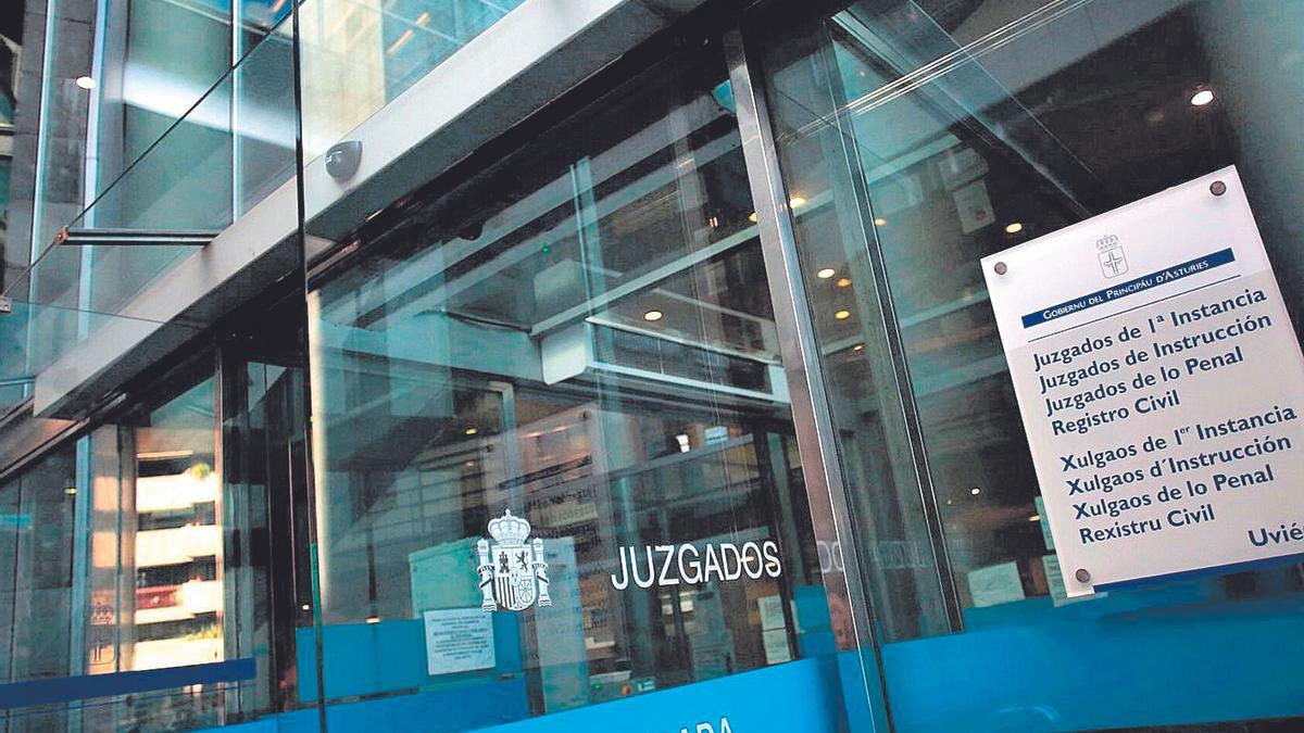 Acceso a los Juzgados de lo Penal de Oviedo