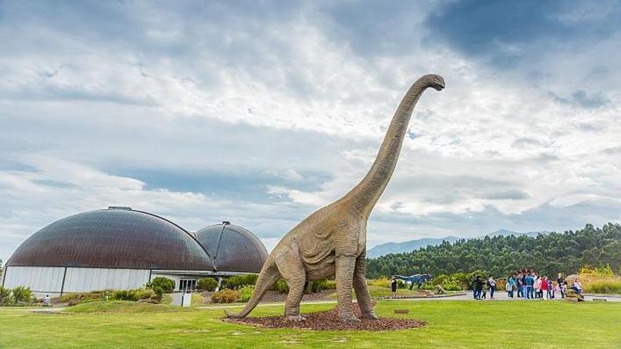 Pasear entre dinosaurios es posible en Colunga: descubre el Museo del Jurásico
