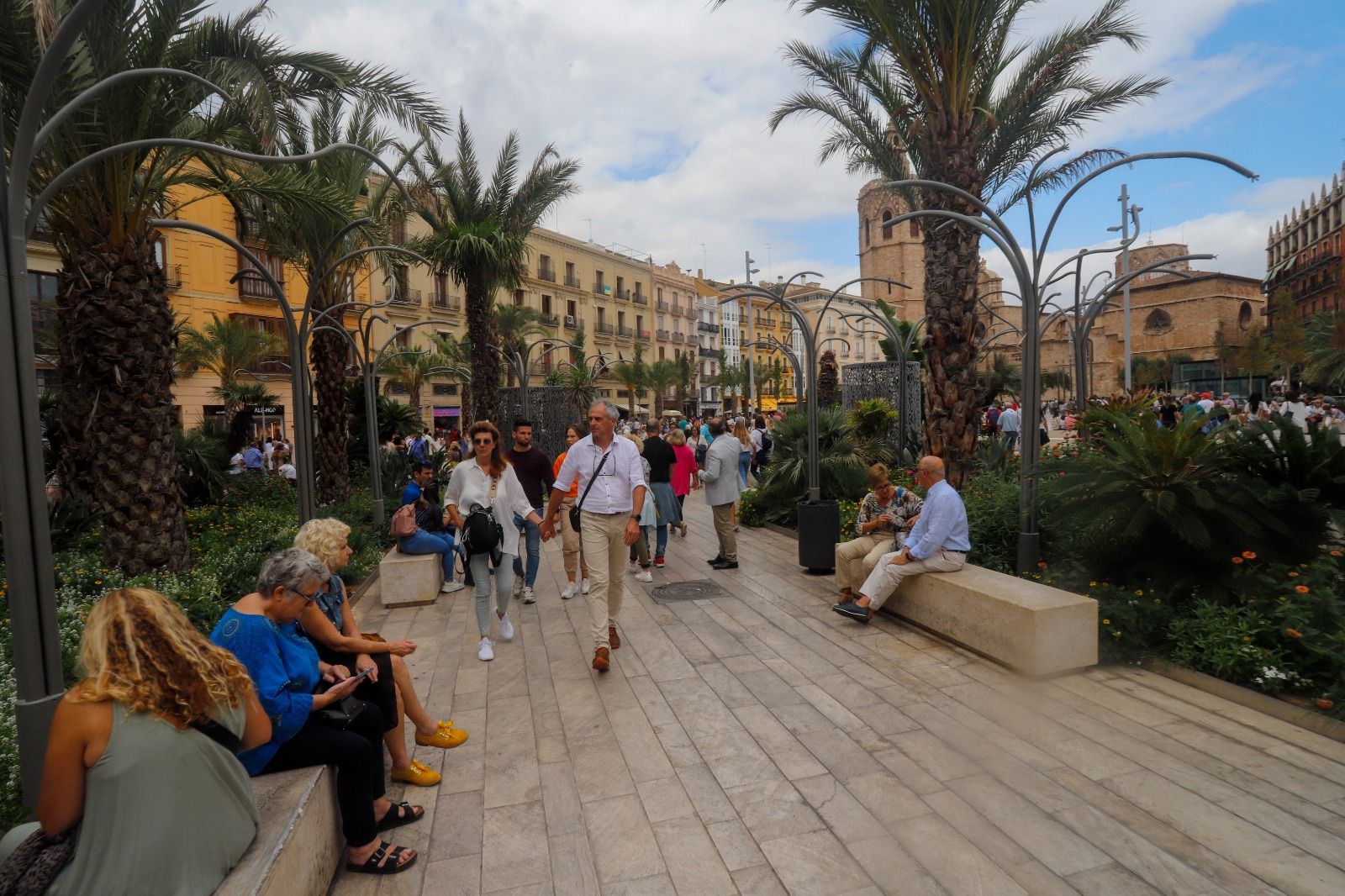 Ambiente en las calles de València el 9 d'Octubre