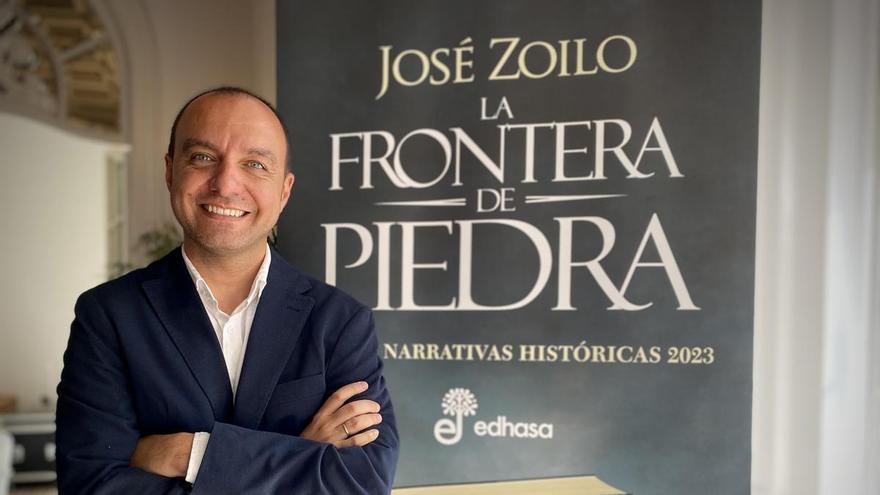 El escritor tinerfeño José Zoilo gana el Premio Edhasa de Narrativas Históricas