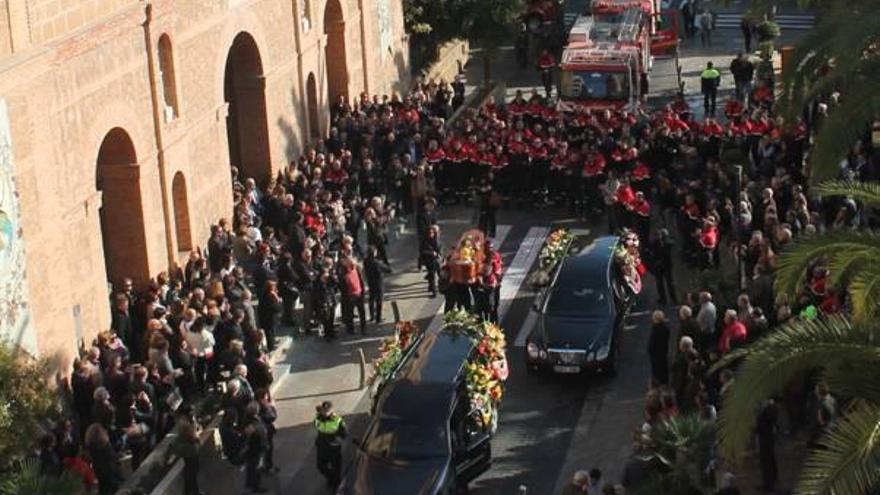 Último adiós al bombero y vecino Ángel Clares