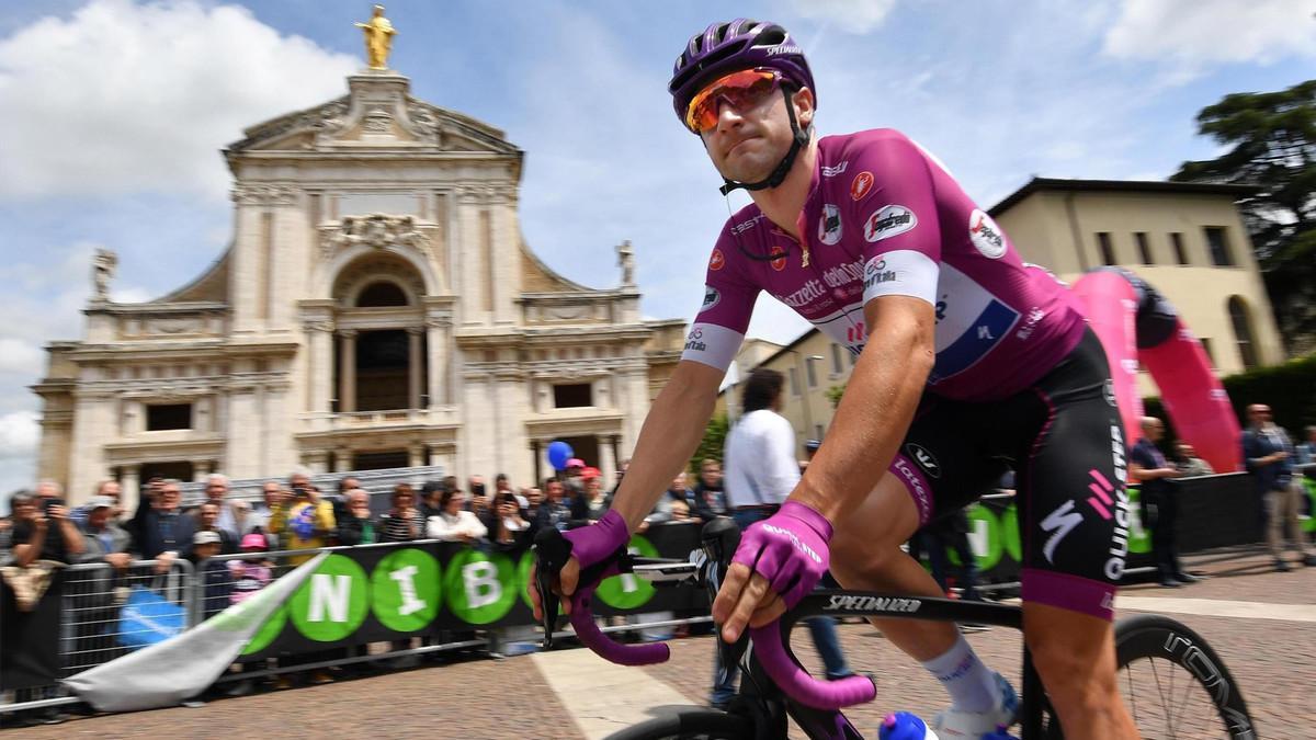 Elia Viviani, de Quick-Step Floors, antes del comienzo de la undécima etapa del Giro de Italia