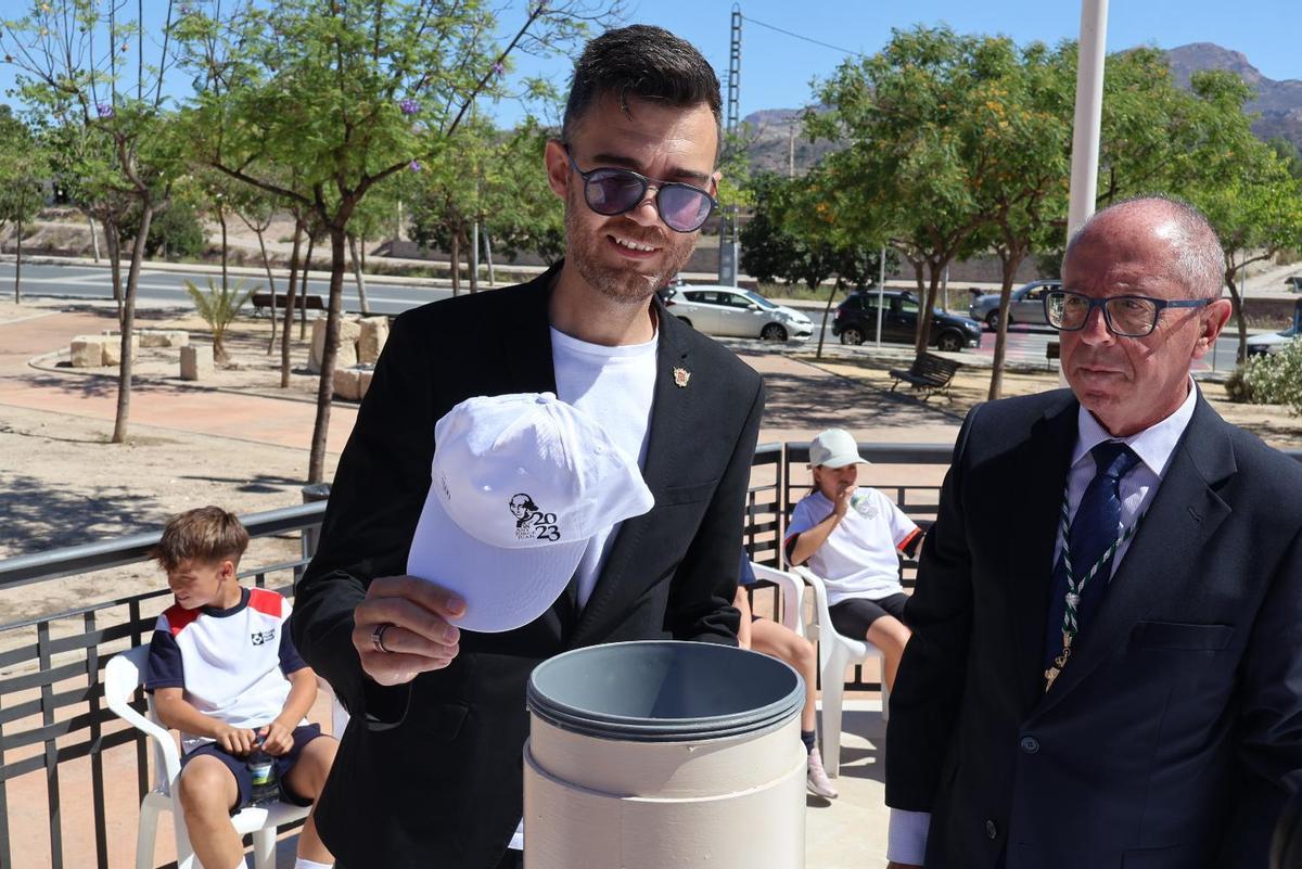 Novelda inaugura un reloj solar monumental dedicado a Jorge Juan