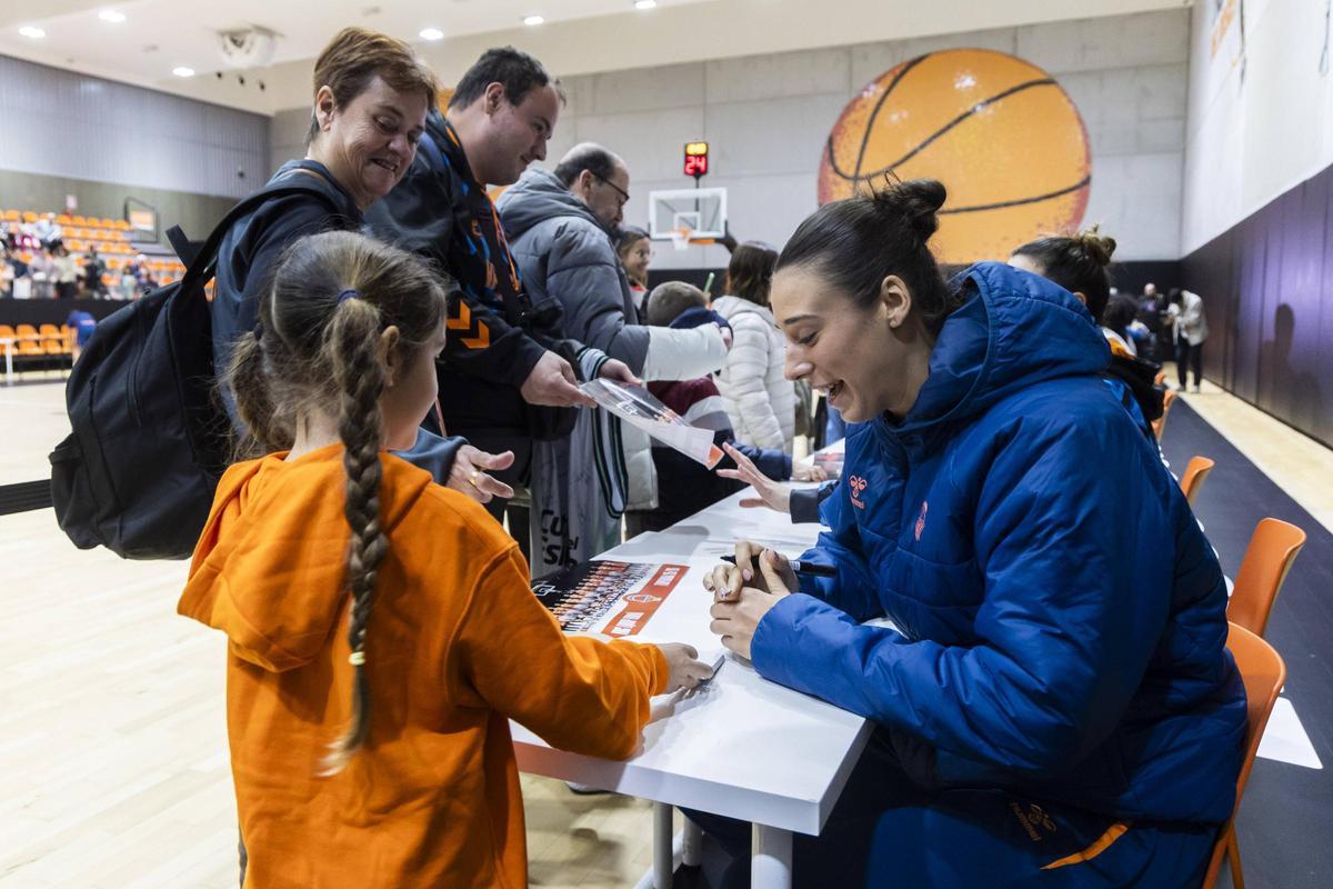 Búscate en el entrenamiento del Valencia Basket Búscate en el entrenamiento del Valencia Basket