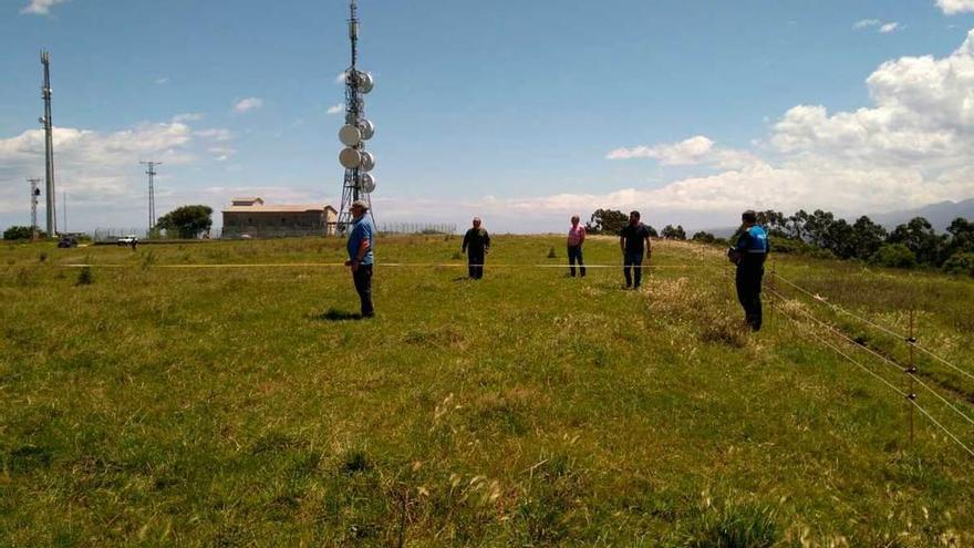 La zona de la rasa de Niembru (Llanes) que se habilitará en unos días como aparcamiento.