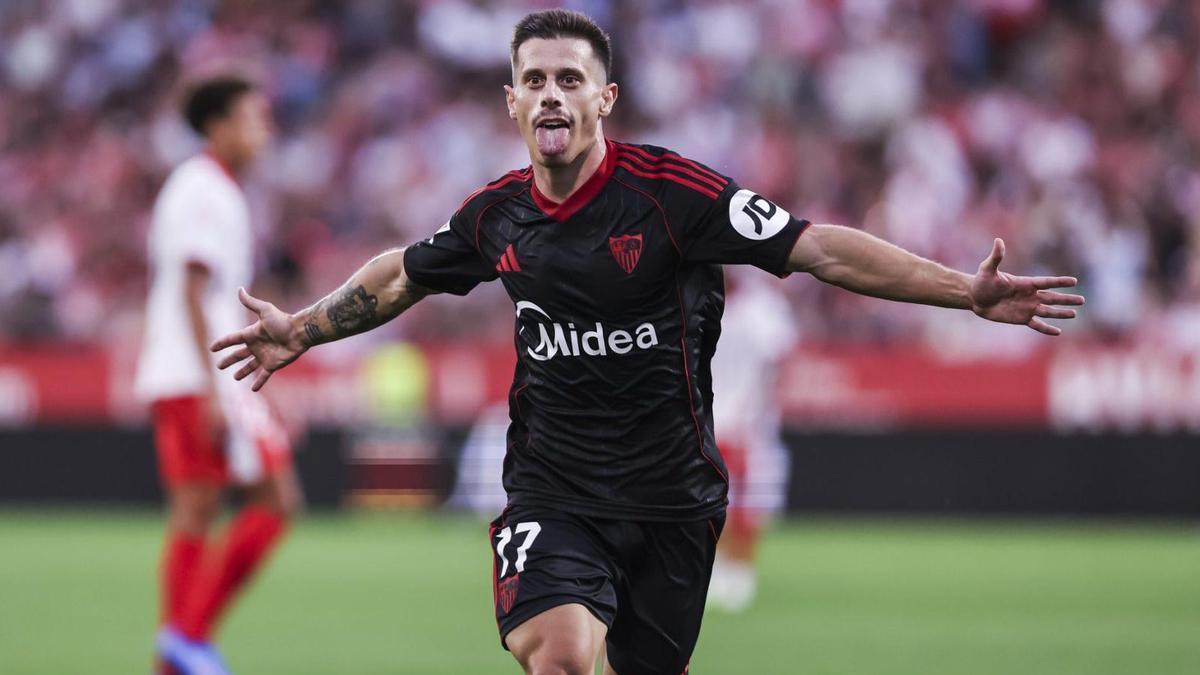 Alfon celebra su gol al Girona en el Sánchez Pizjuán, único que ha marcado hasta el momento con el Sevilla.