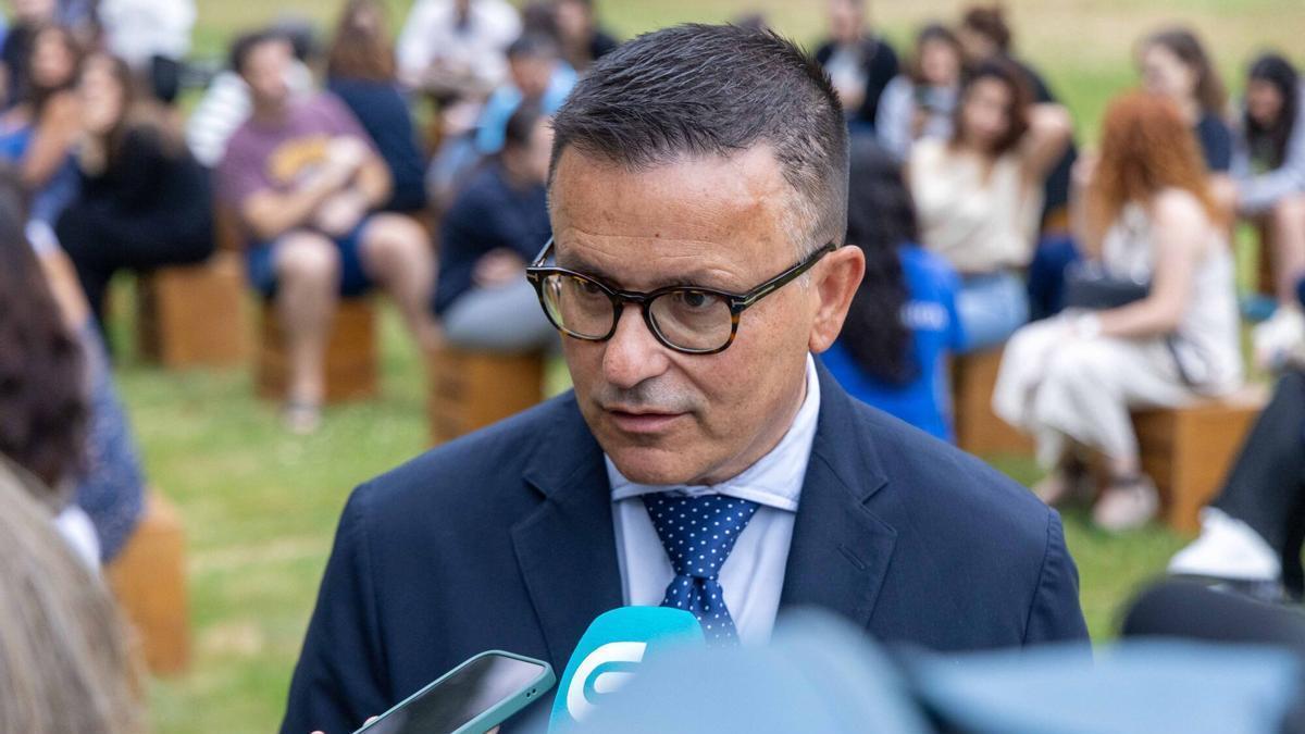 José González Vázquez, conselleiro de Emprego, Comercio e Emigración.