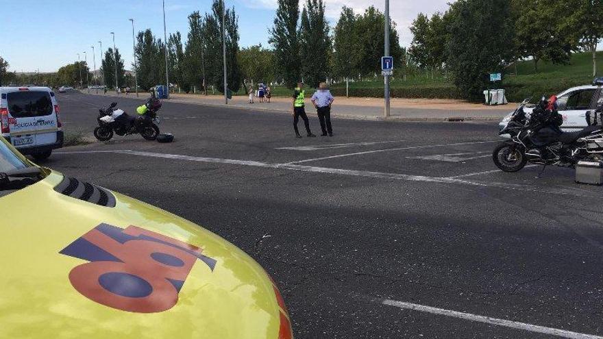 Cuatro heridos en un accidente de moto en la avenida Compositor Rafael Castro de Córdoba