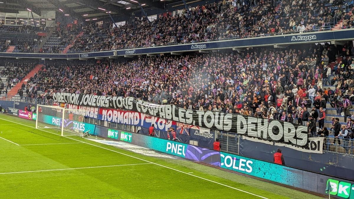 El Caen explota ante su directiva y jugadores el día que certifica su descenso a tercera división