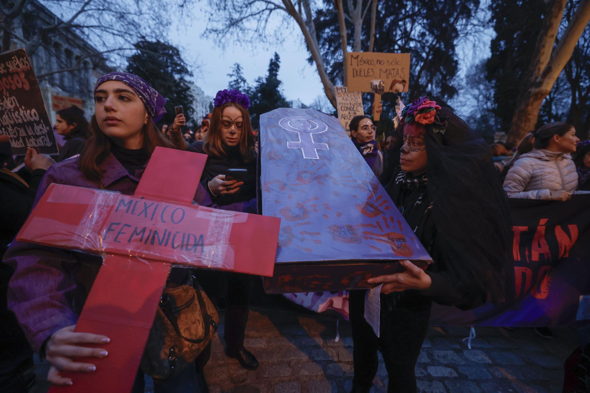 Manifestación de la Comisión 8M bajo el lema 'Patriarcado, Genocidio, Privilegios #SeAcabó'