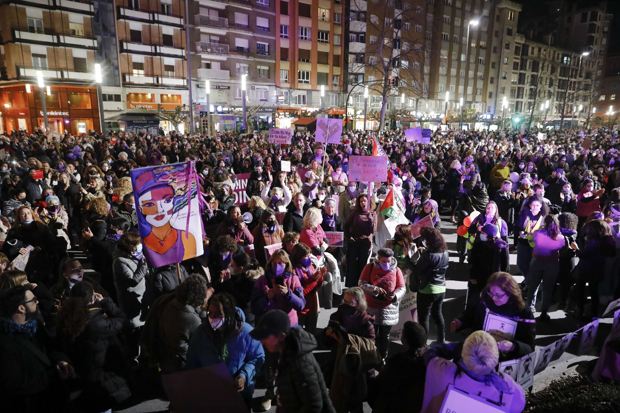 Gijón, teñido de morado por el 8-M