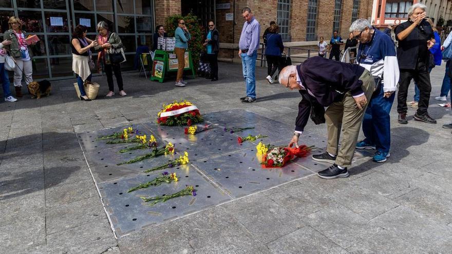 Todos los partidos menos el PP y Vox recuerdan el bombardeo del Mercado Central de Alicante en su aniversario