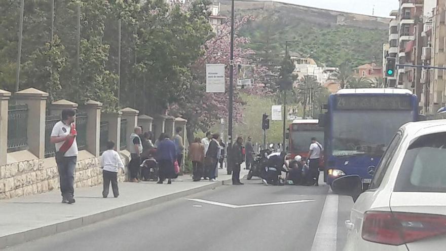 Herido tras ser atropellado por un autobús en Alicante