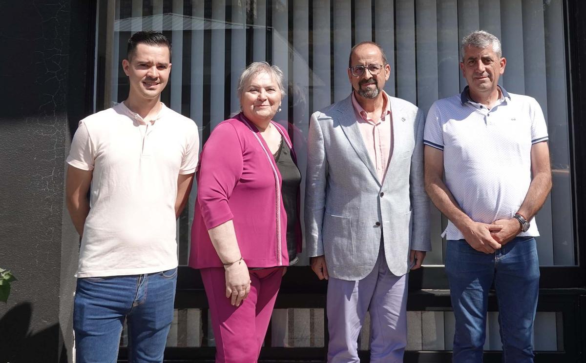 Moledo, esquerda, Villaverde, Monteagudo e Prego na xuntanza na Real Academia Galega