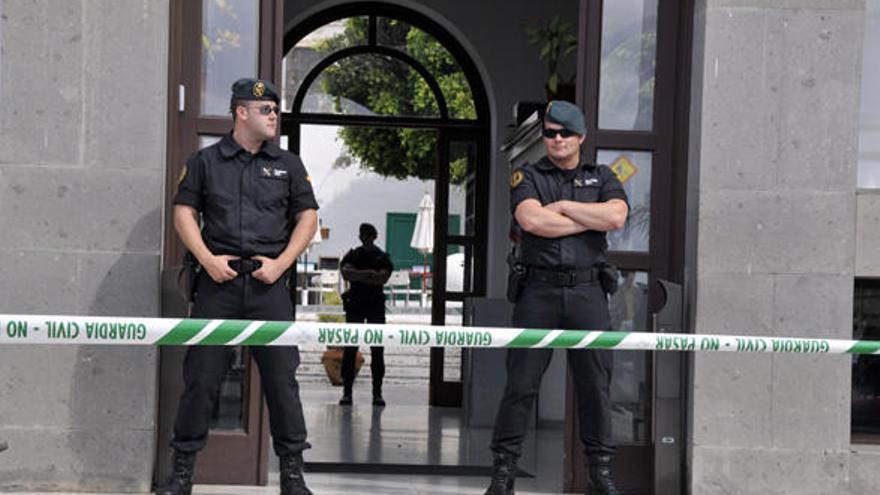 Intervención del Ayuntamiento de Arrecife durante la Operación Unión. | j. fuentes