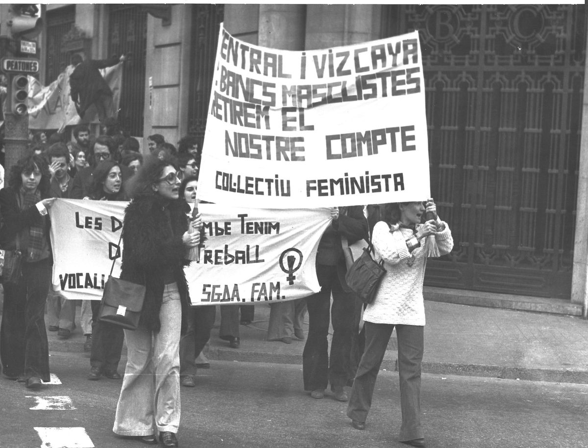 Lidia Falcón in one of the first feminist demonstrations that took place in Spain after Franco's death (1)