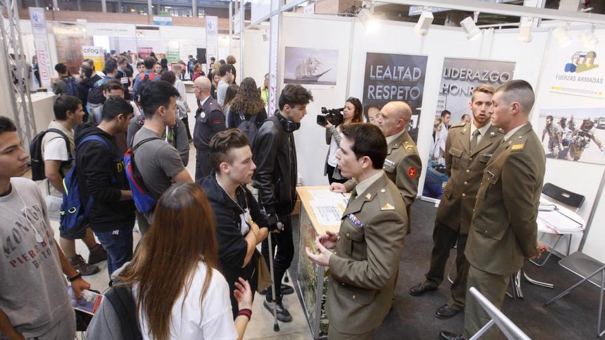 L&#039;exèrcit torna a l&#039;Expojove de Girona sense uniforme ni imatges bèl·liques