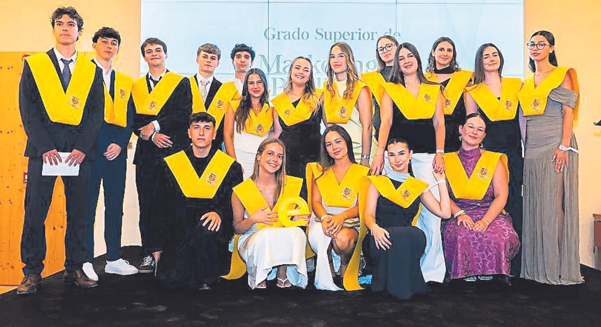 Los graduados en Marketing y Publicidad.
