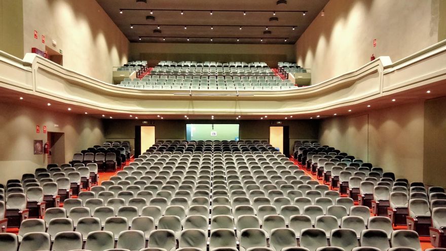 Berga licita els serveis de personal tècnic i atenció al públic del Teatre Municipal