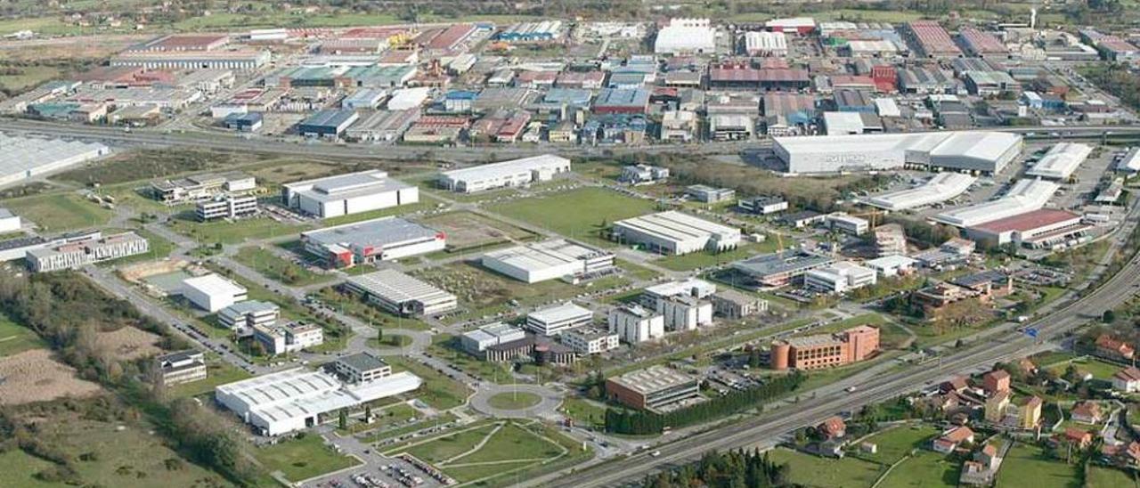 Vista aérea del Parque Tecnológico de Llanera y del polígono de Silvota.