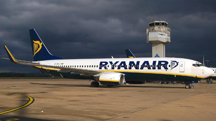 CC pide una reunión urgente de Turismo de Tenerife ante el cierre de bases de Ryanair