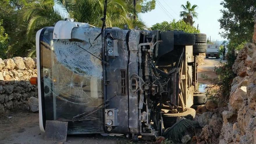 Dos máquinas limpiadoras accidentadas en Mallorca