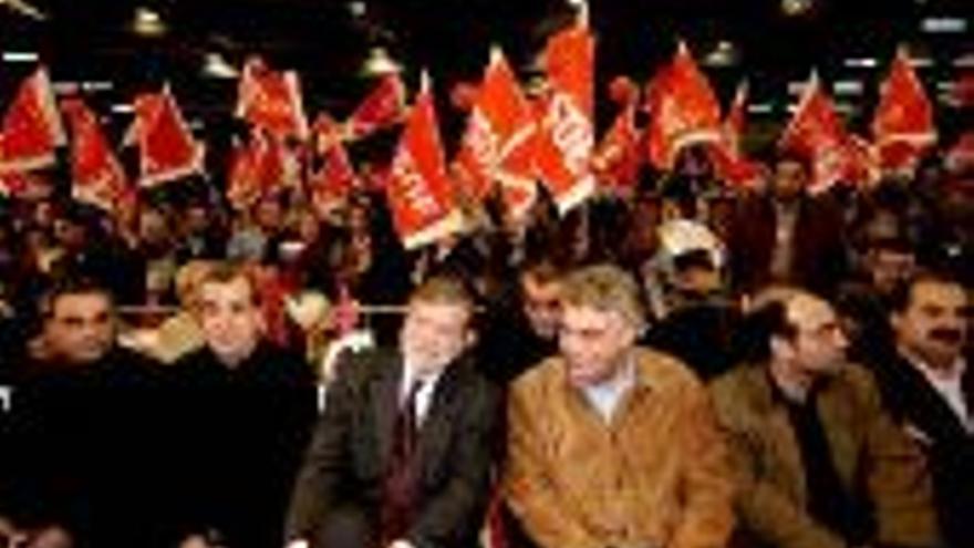 Felipe González pide desde Cáceres el voto de la izquierda para el PSOE