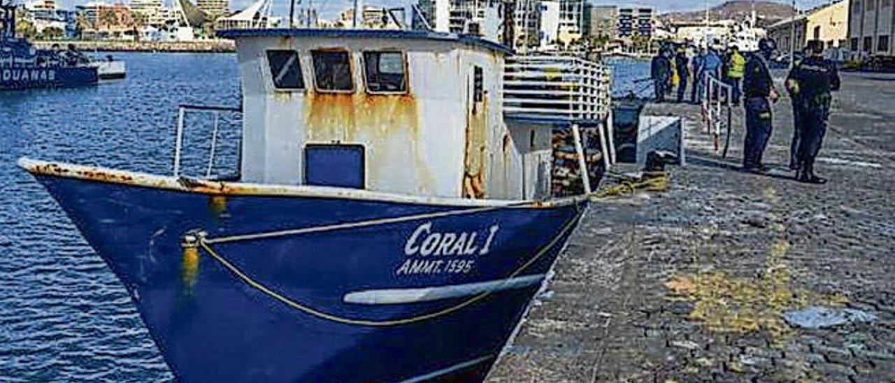 El &#039;Coral I&#039;, atracado en el Puerto de La Luz