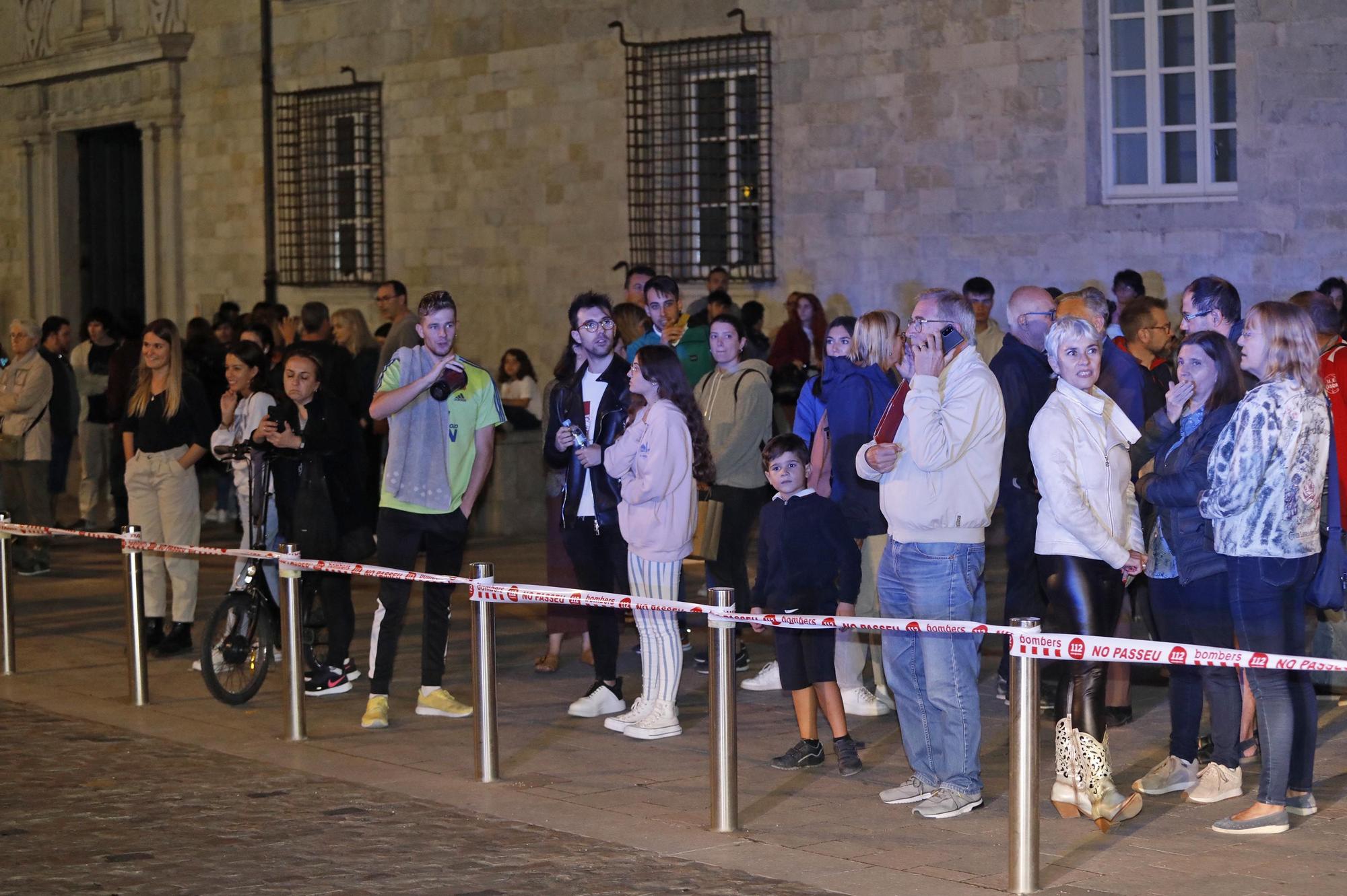 Un ferit greu, adult, i set de lleus, dos adults i cinc infants, en una explosió a la Casa de Cultura